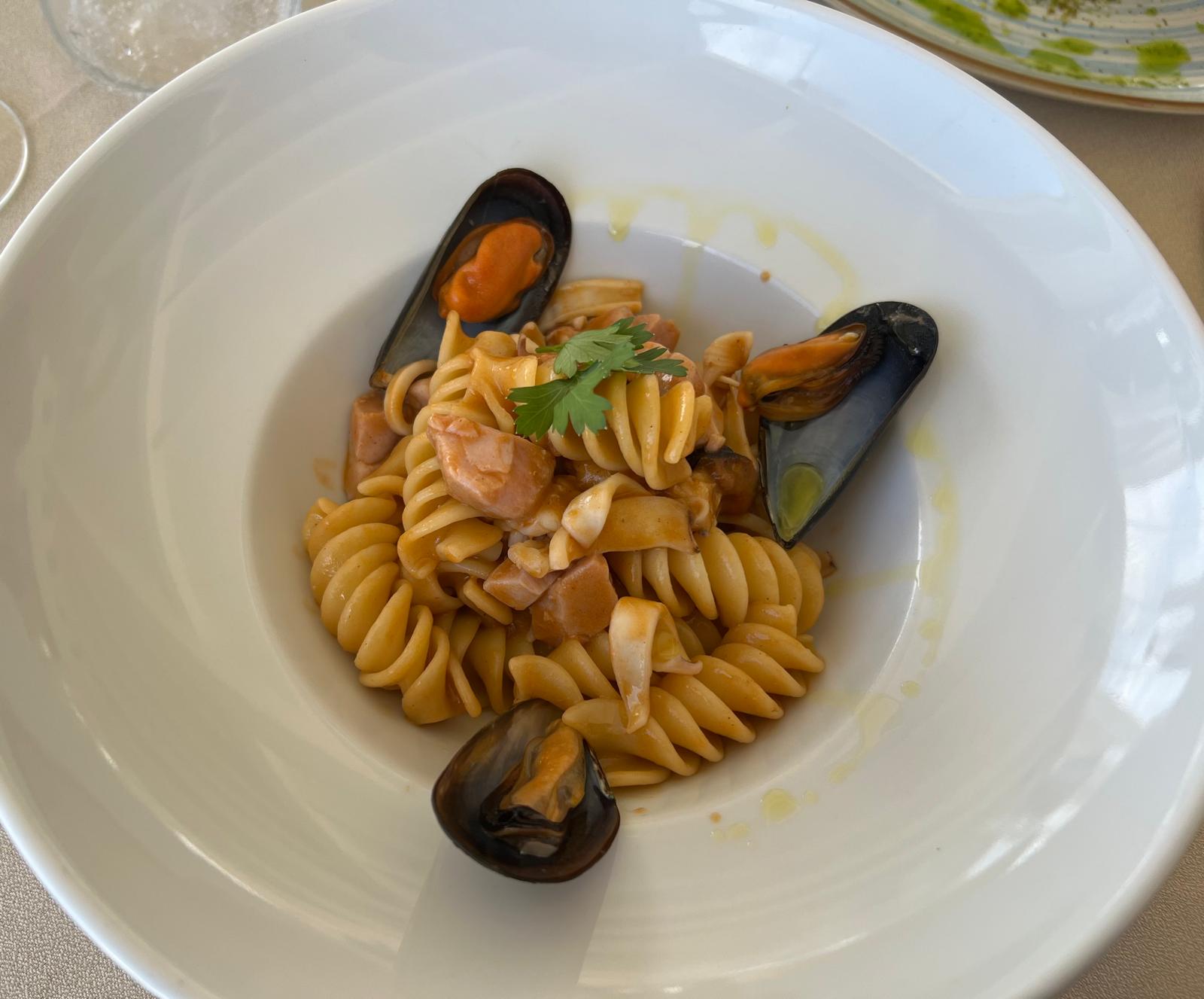 Restaurant terras aan het strand